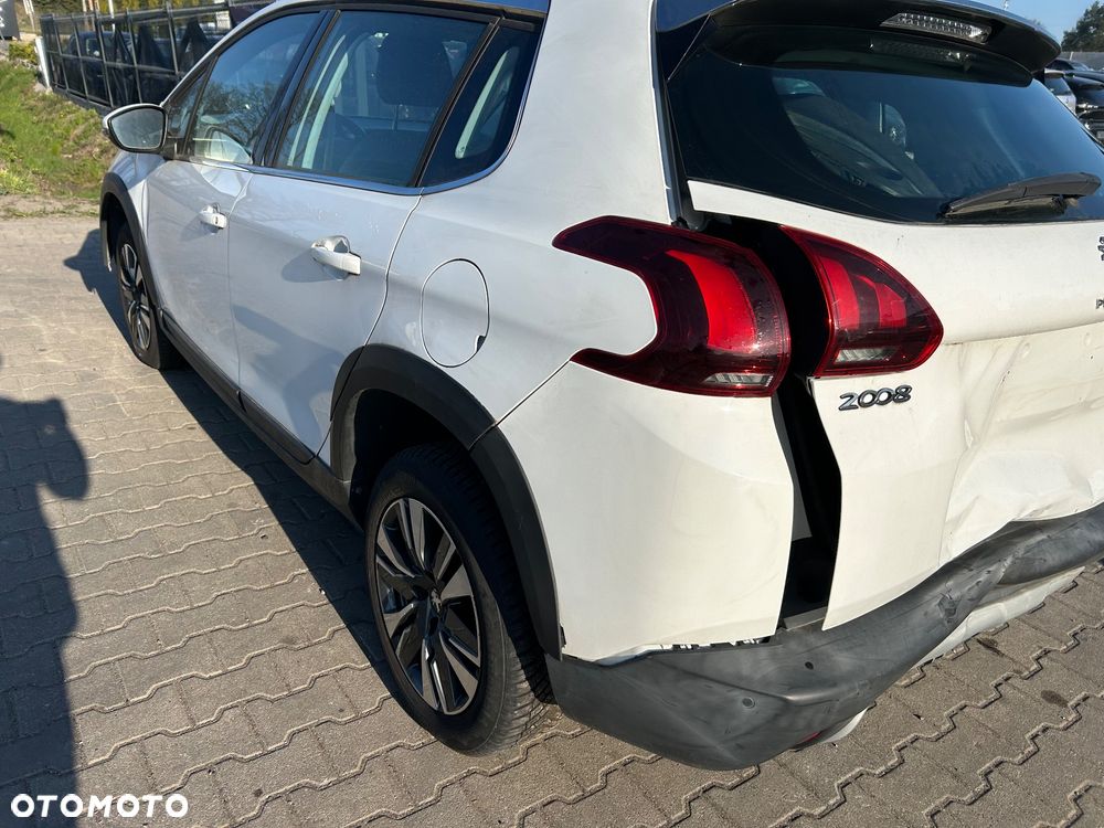 Peugeot 2008 - 18