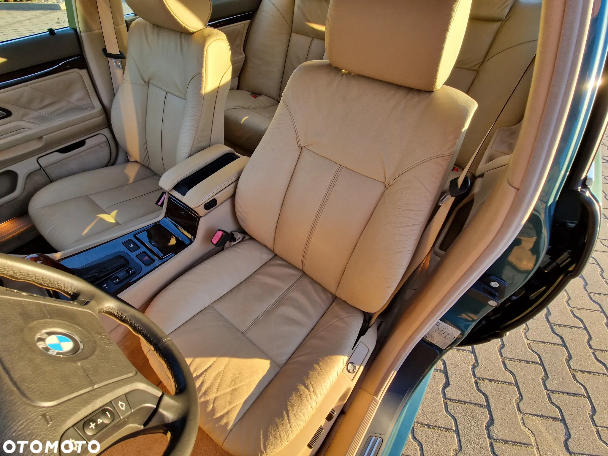 BMW Seria 7 740i V8 - 10