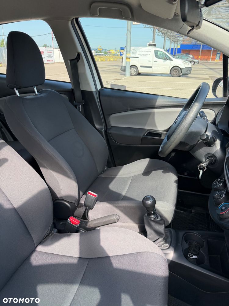 Toyota Yaris 1.5 Active - 10