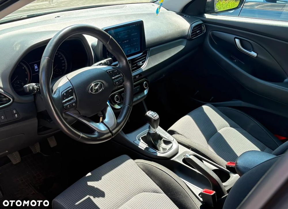 Hyundai i30 1.5 DPI Modern - 23