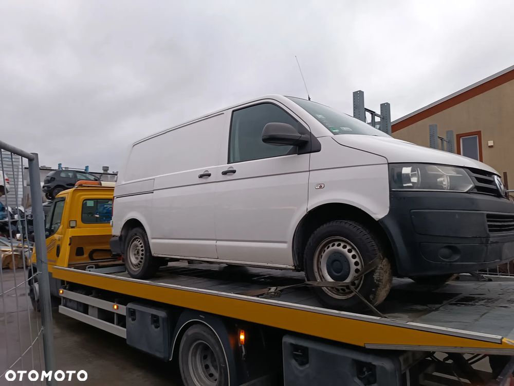 VW T5 lift z silnikem 2.0 TDI ozn.  CAAA skrzynią manualną OZN. LRS .lakier kod LB9A - 3