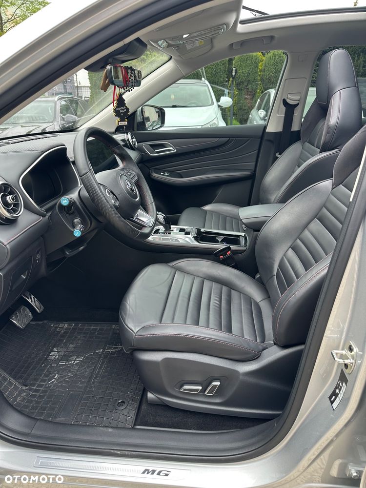 MG HS 1.5 T-GDI Exclusive DCT - 18