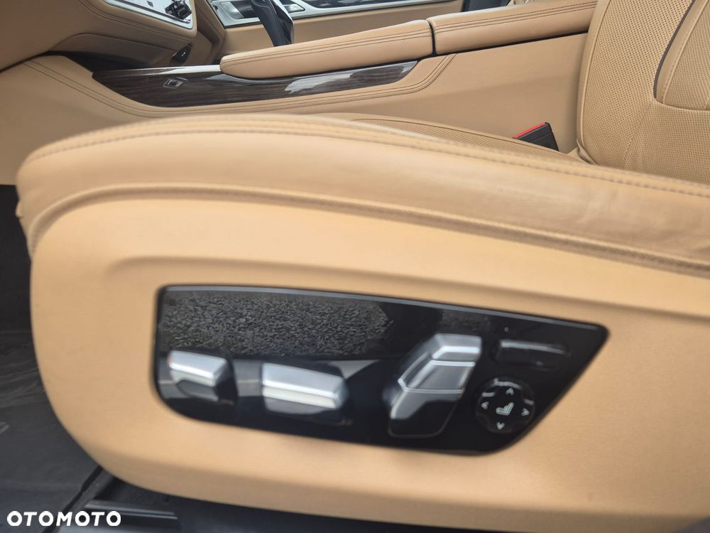 BMW Seria 7 740d xDrive - 28