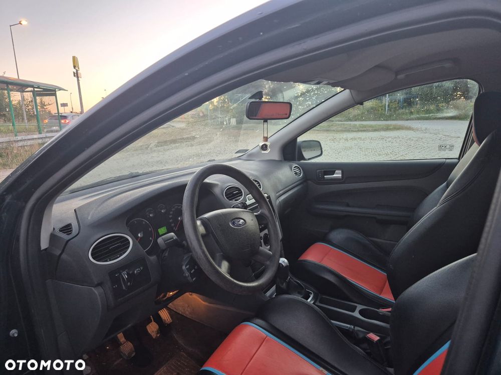 Ford Focus 1.8 TDCi Ambiente - 6