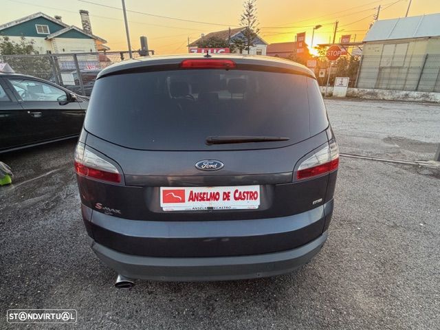 Ford S-Max 2.0 TDCi Titanium 7L - 15