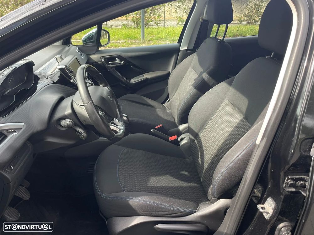 Peugeot 208 1.2 PureTech Style - 8
