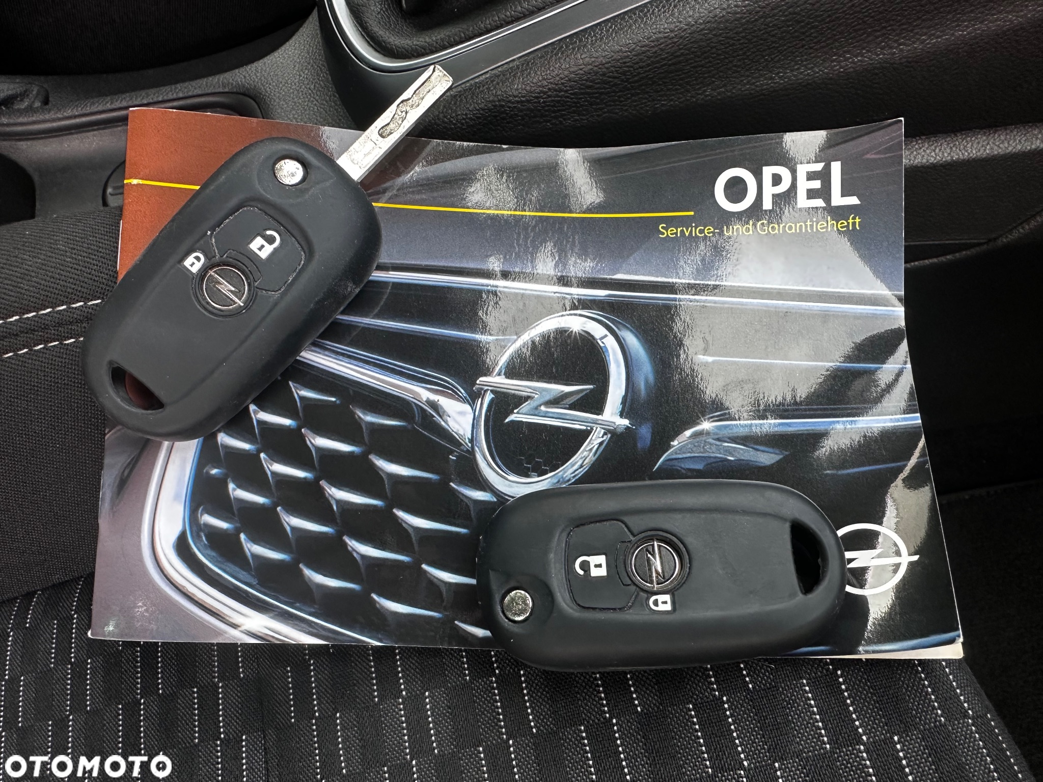 Opel Astra 1.4 Turbo 120 Jahre - 32