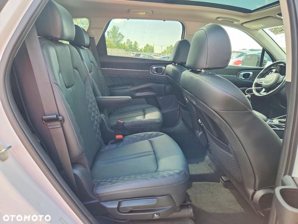 Kia Sorento - 12