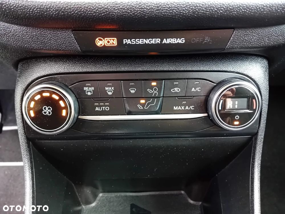 Ford Fiesta 1.1 S&S TREND - 12