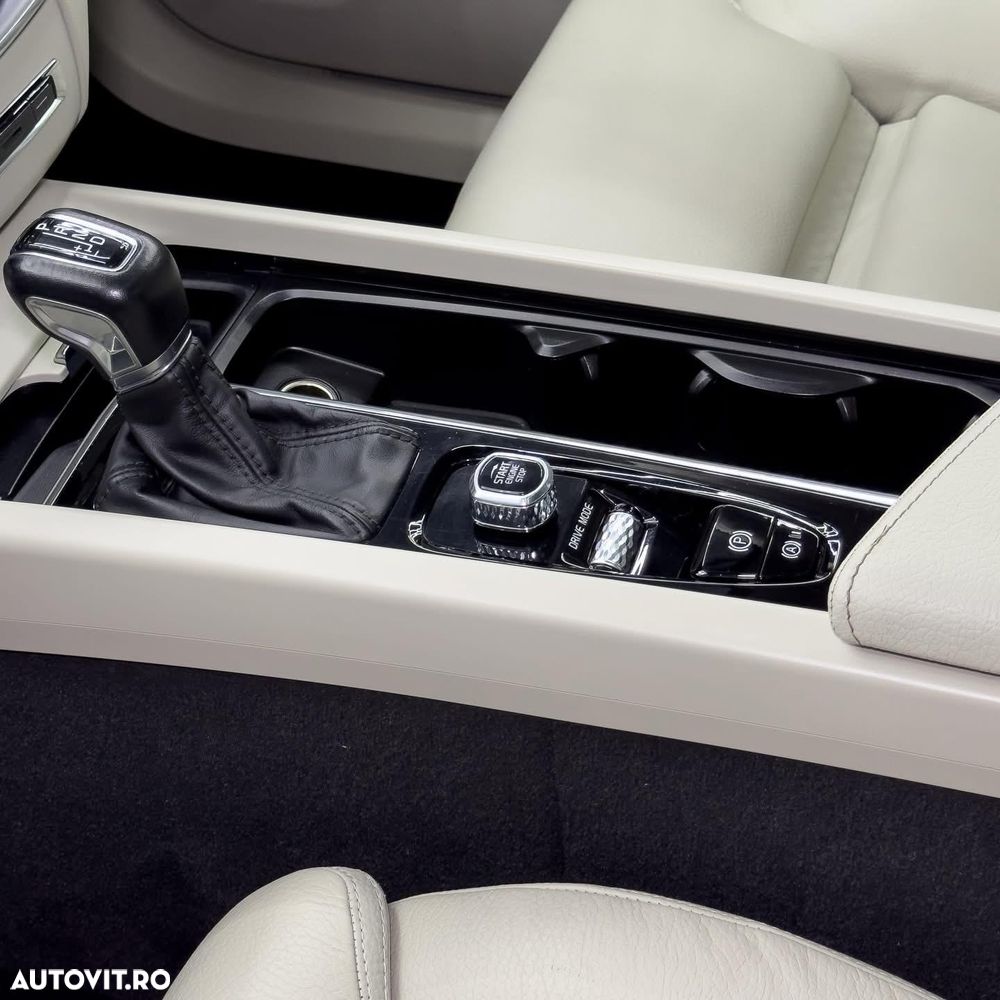 VOLVO XC60 2020 — imagine 4