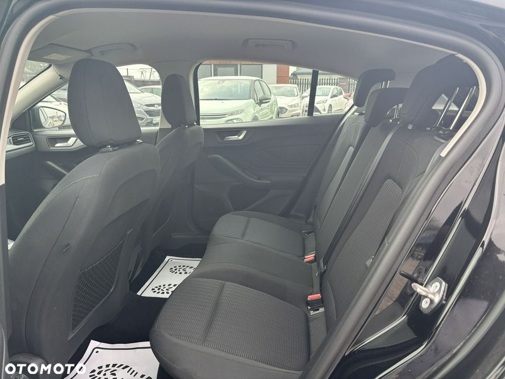Ford Focus - 30