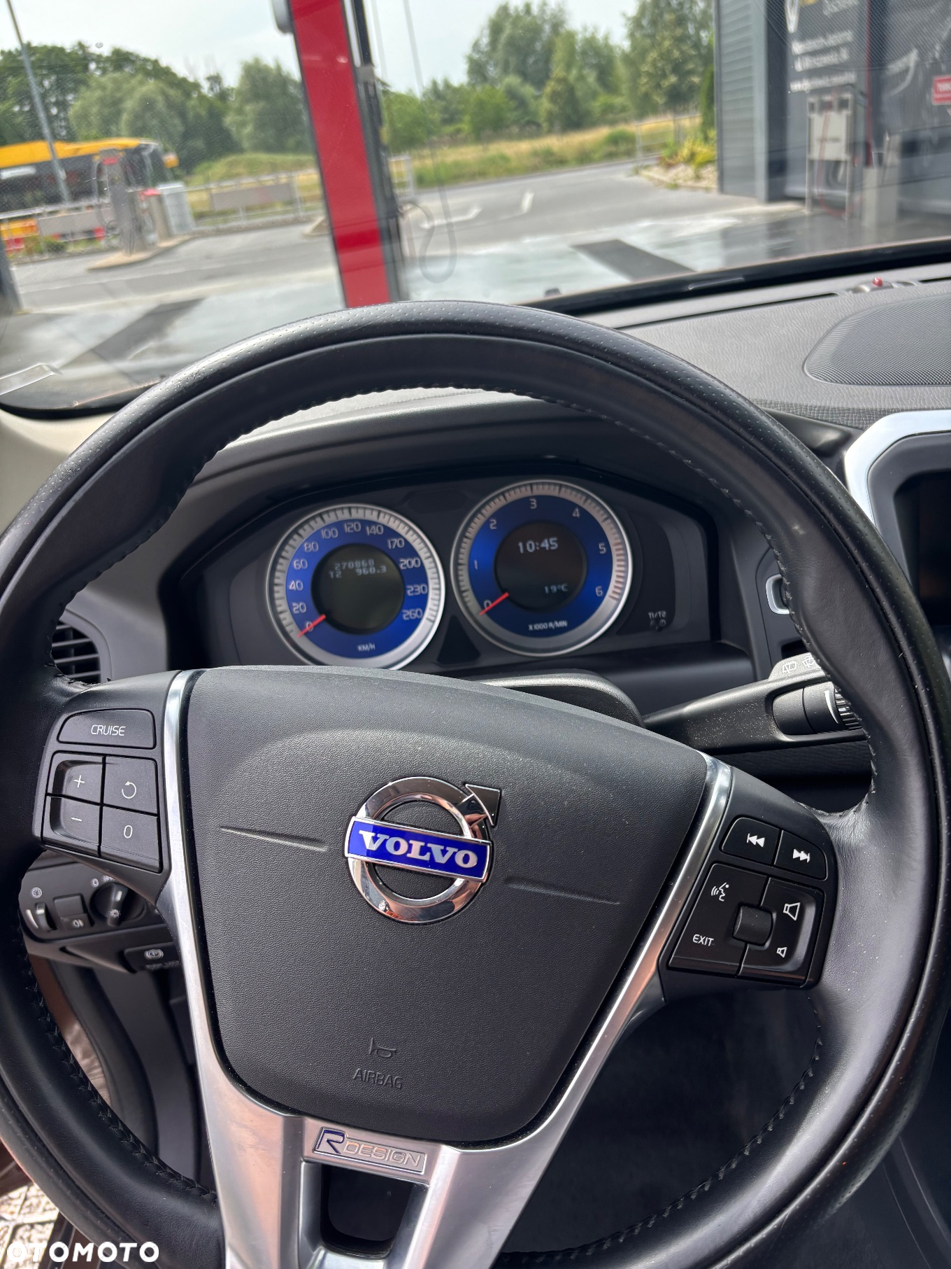 Volvo XC 60 2.4D AWD RDesign - 17