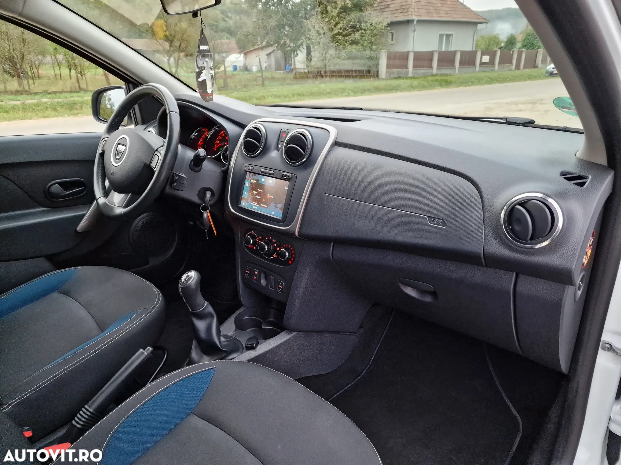 Dacia Logan MCV TCe 90 Celebration - 23
