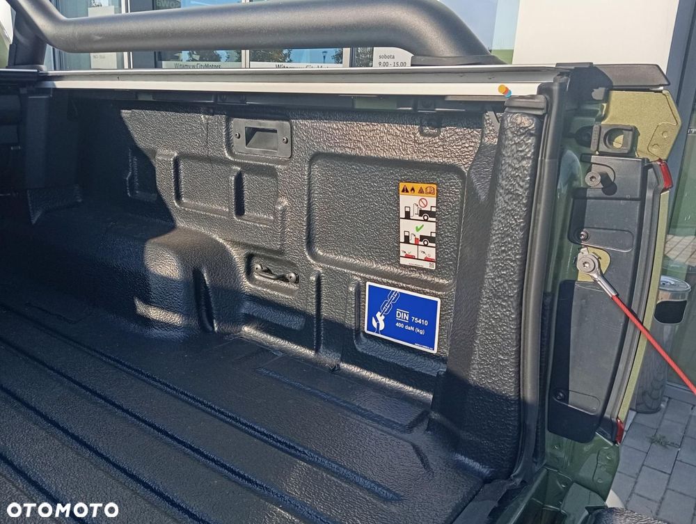 Volkswagen Amarok - 12