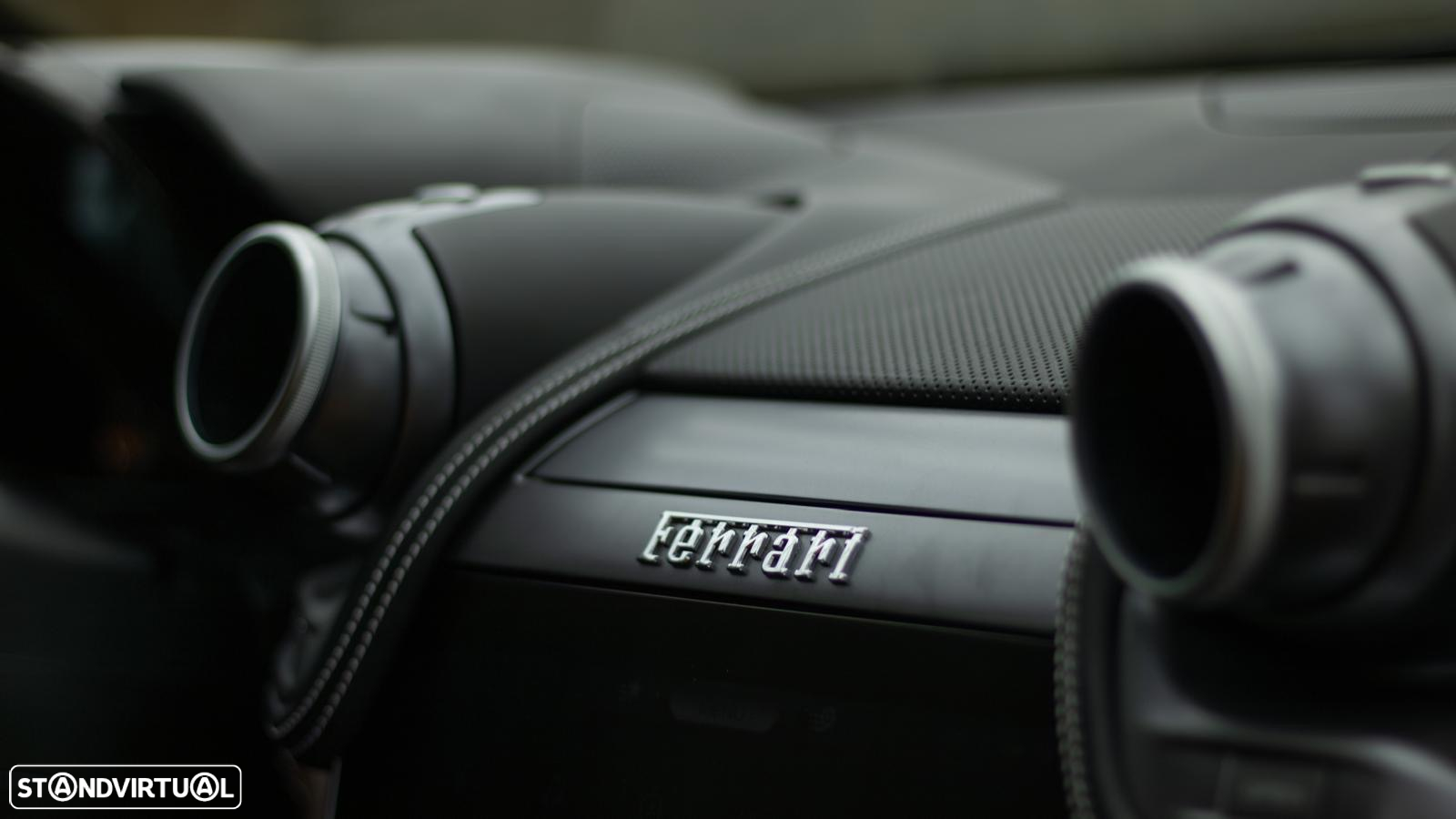 Ferrari GTC4 Lusso - 22