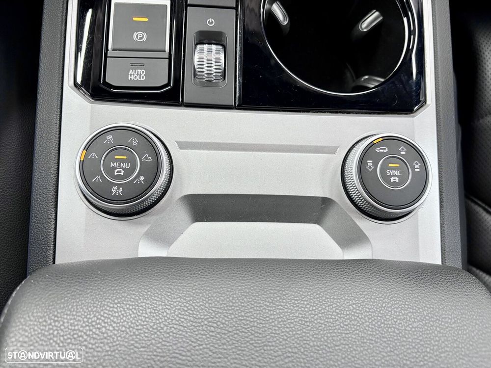 VW Touareg 3.0 V6 e-Hybrid 4Motion Aut. Elegance - 16