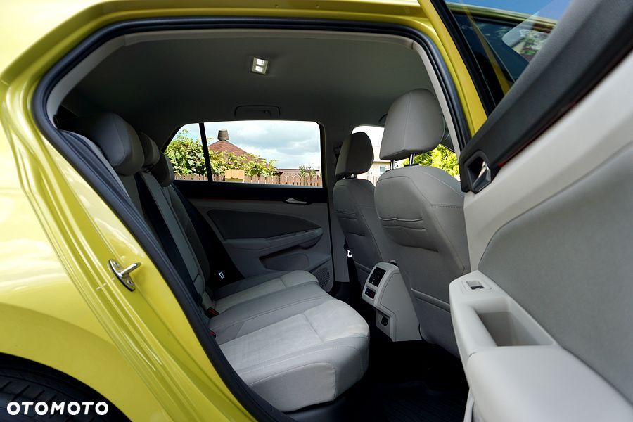 Volkswagen Golf - 26