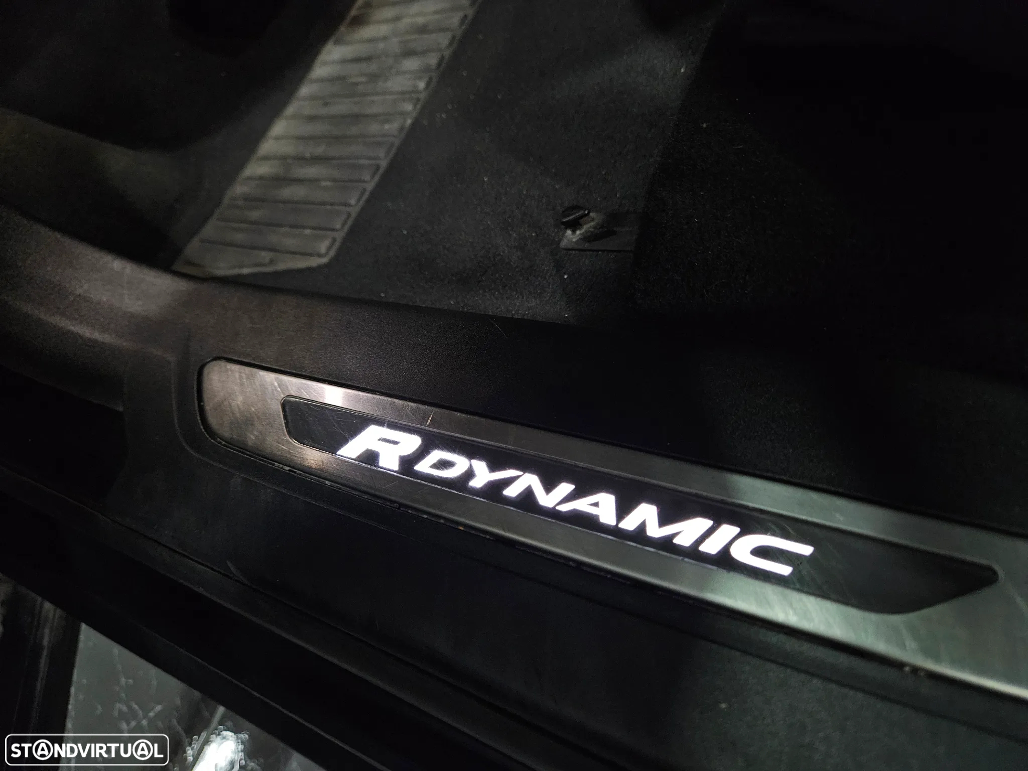Land Rover Range Rover Velar 2.0 D R-Dynamic S - 17