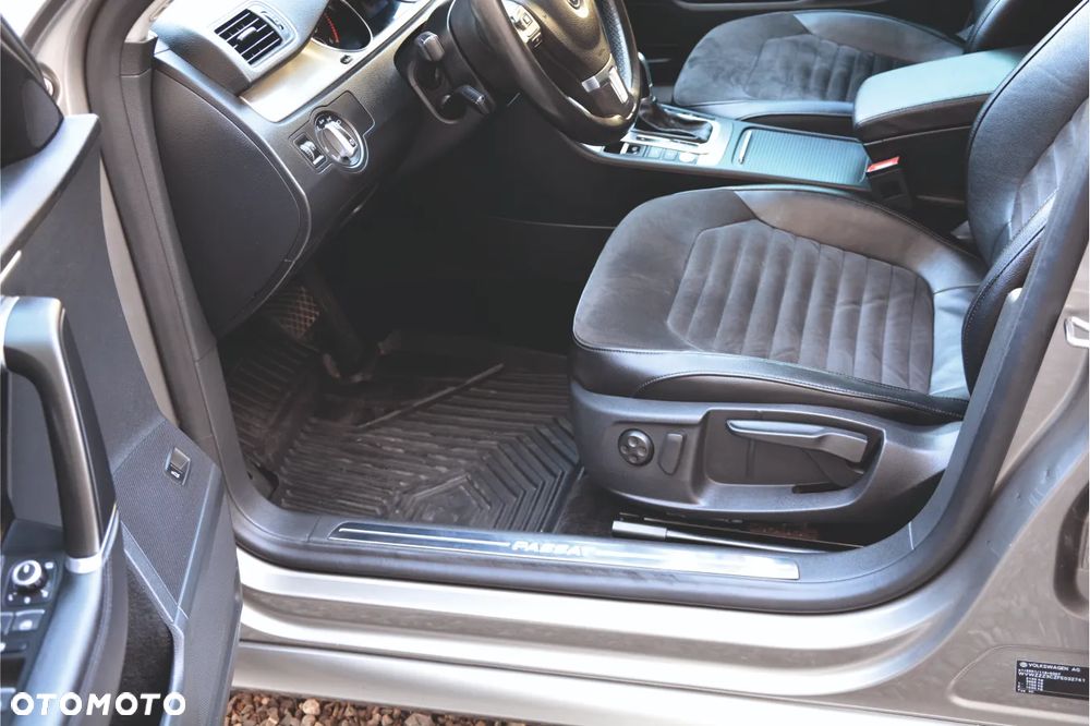 Volkswagen Passat 2.0 TDI Highline DSG - 25