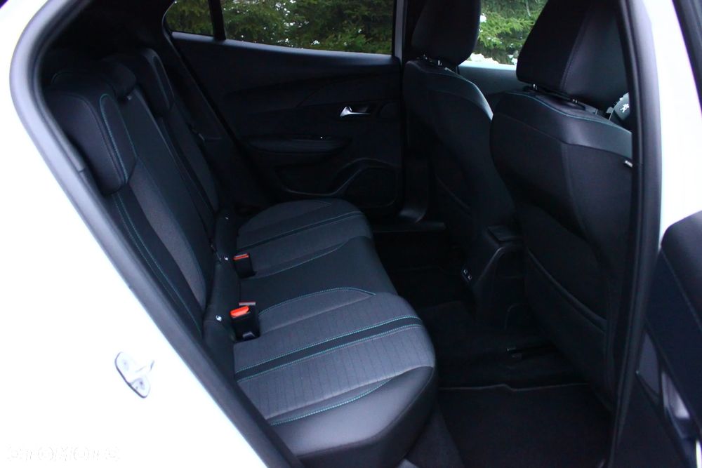 Peugeot 2008 BlueHDi 130 Allure S&S EAT8 - 36