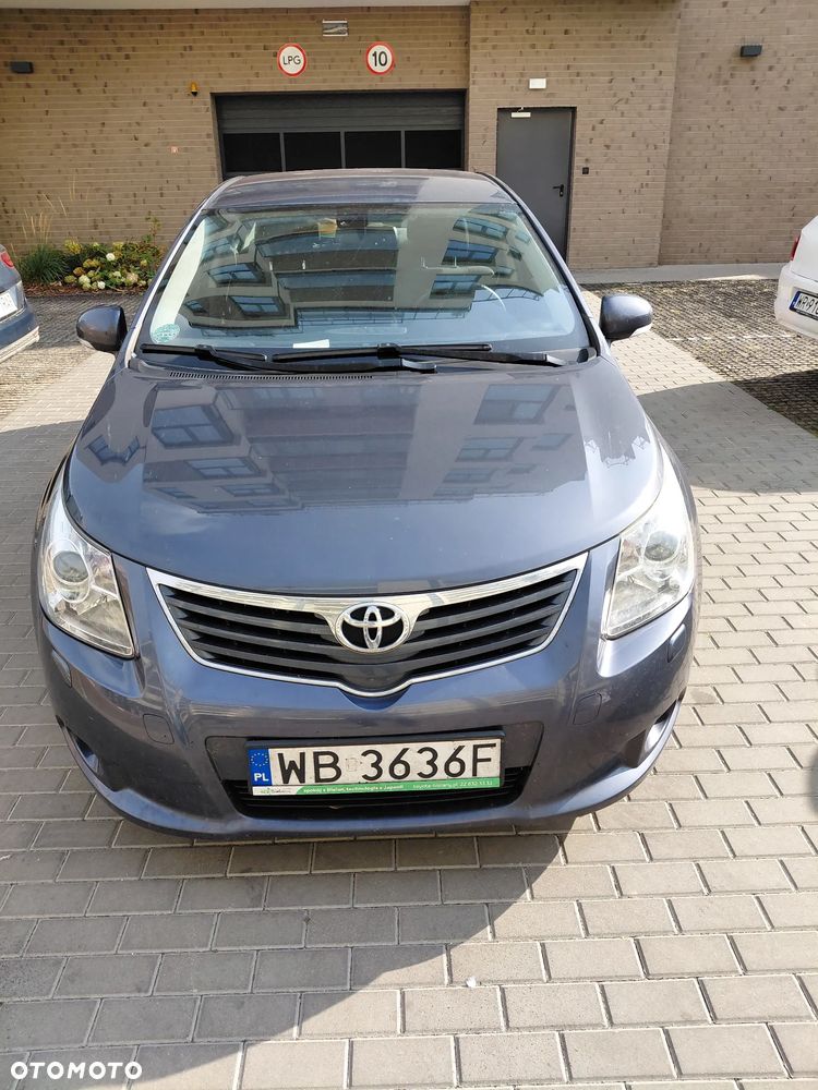 Toyota Avensis 1.8 Sol - 10