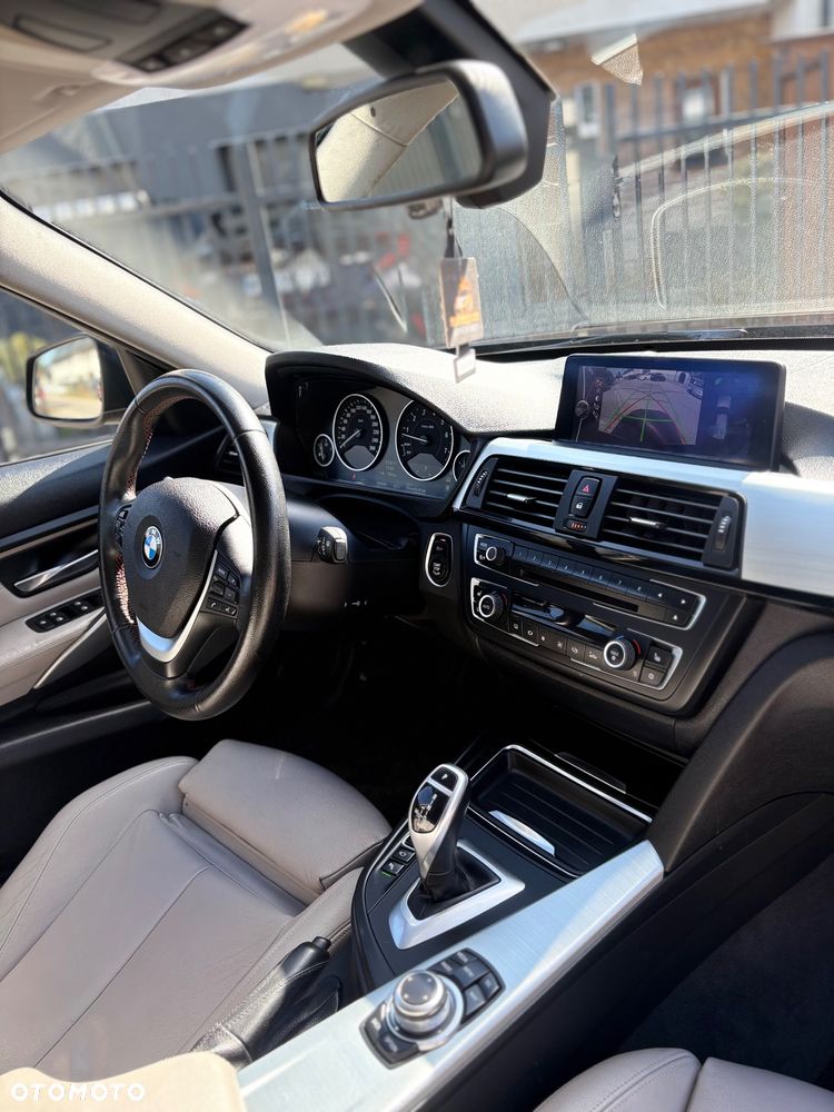 BMW Seria 3 328i Sport Line - 28