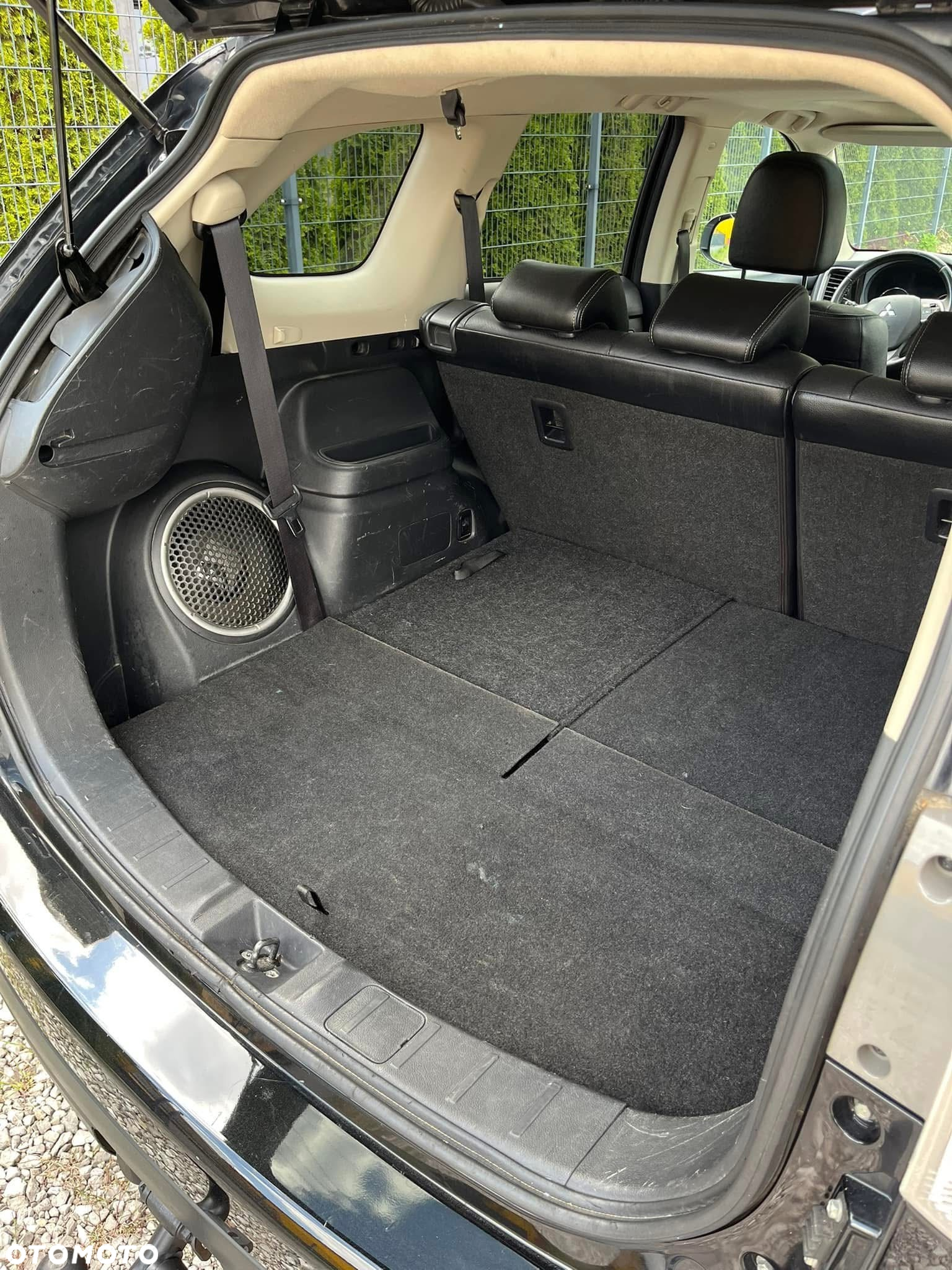 Mitsubishi Outlander 2.2 DI-D 4WD Instyle - 17