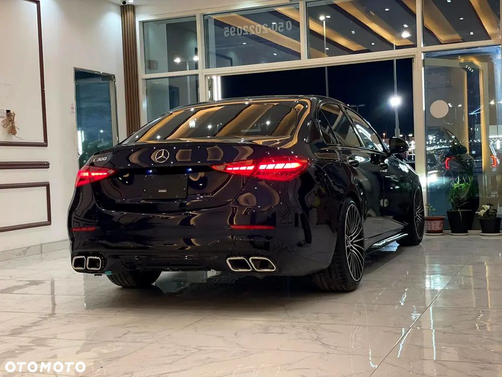 Mercedes-Benz Klasa C 300 4Matic 9G-TRONIC - 2