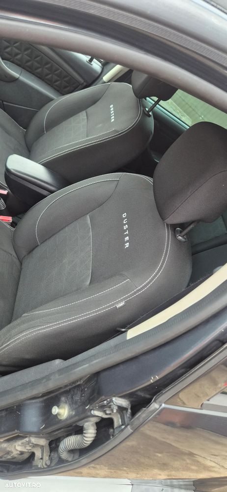 Dacia Duster TCe 125 4x2 Urban Explorer - 4