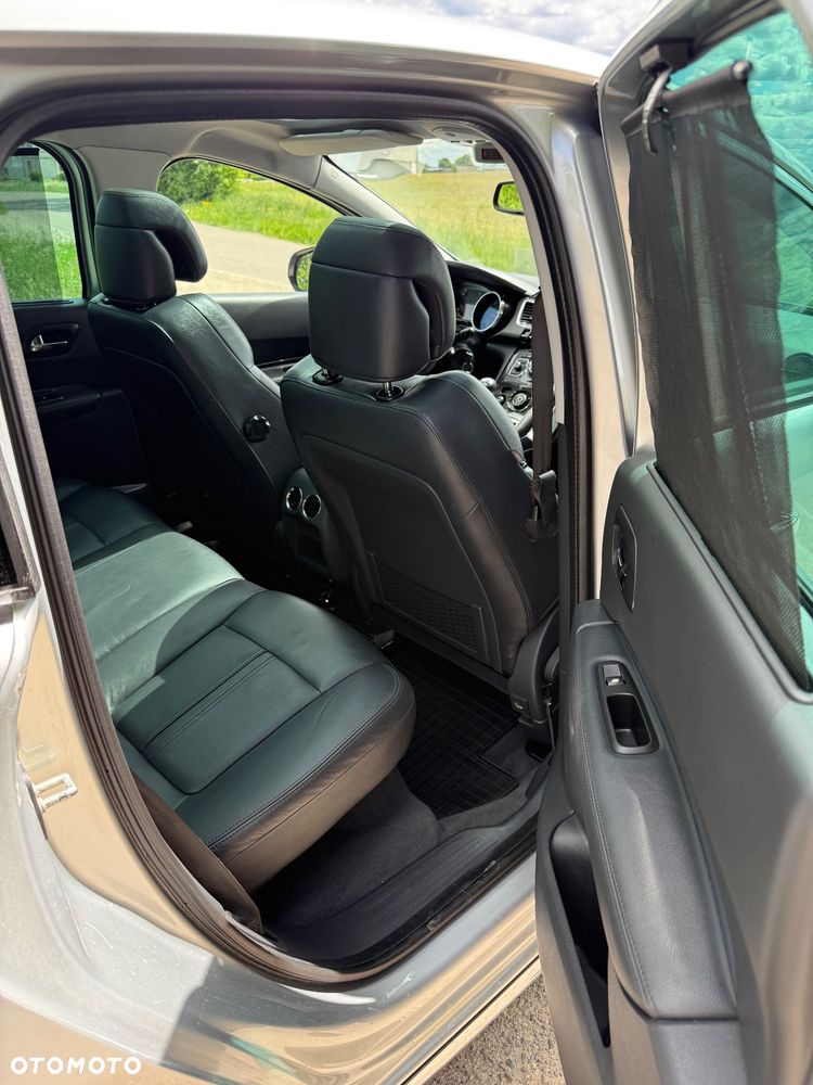 Peugeot 3008 2.0 HDi Allure - 13