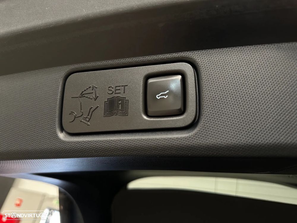 Ford Mustang Mach-E AWD PREMIUM - 14