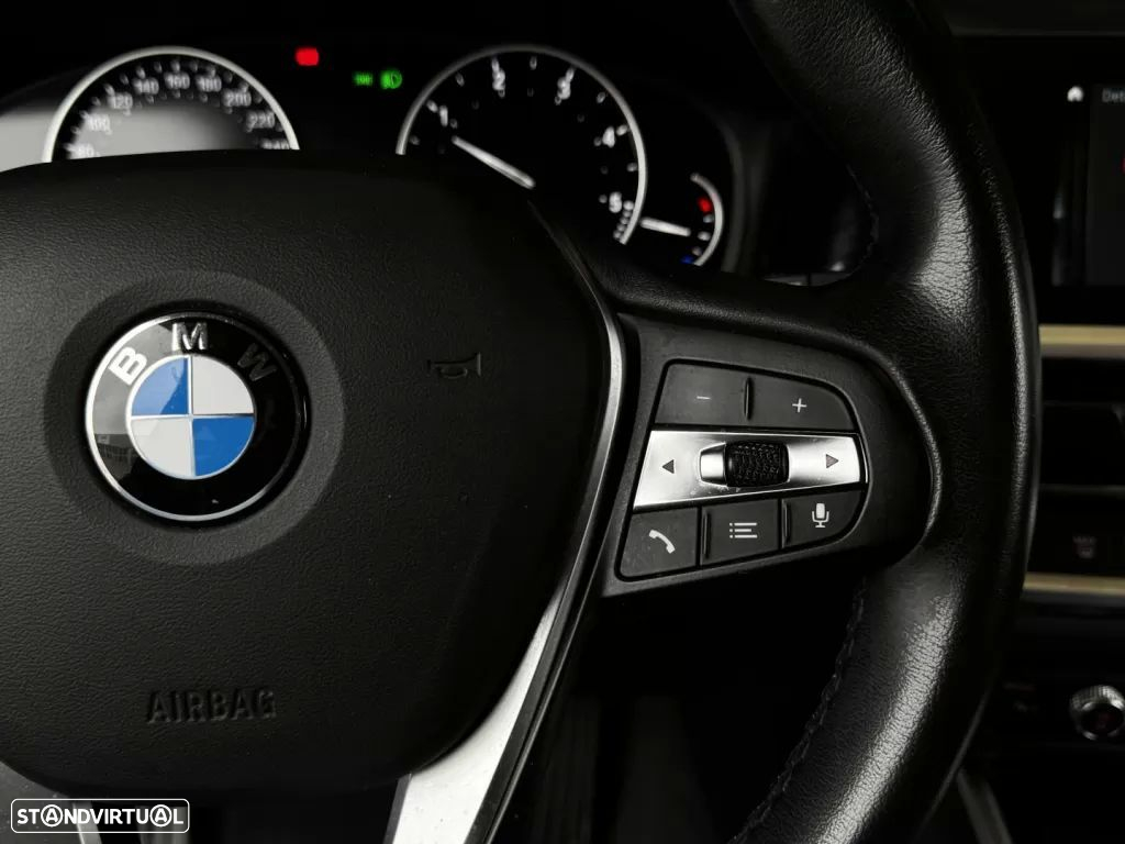 BMW 318 d Touring Line Sport Auto - 35