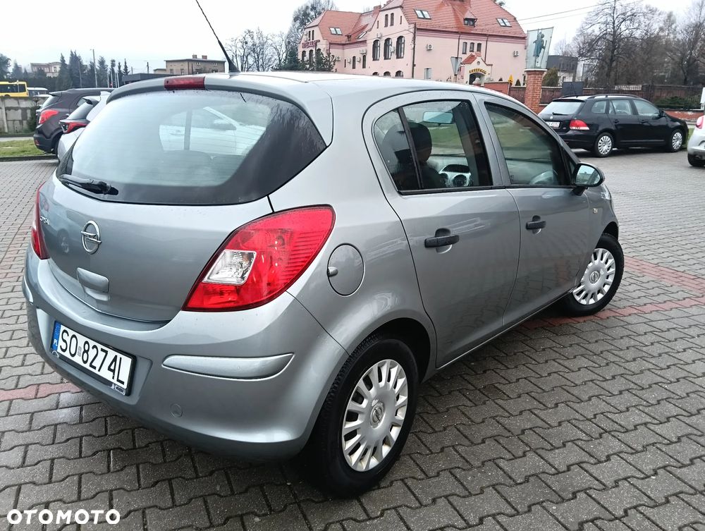 Opel Corsa 1.2 16V Essentia - 9