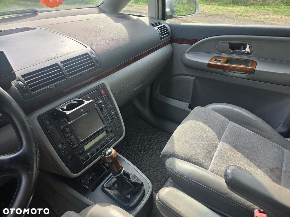 Volkswagen Sharan 1.9 TDI Highline - 9