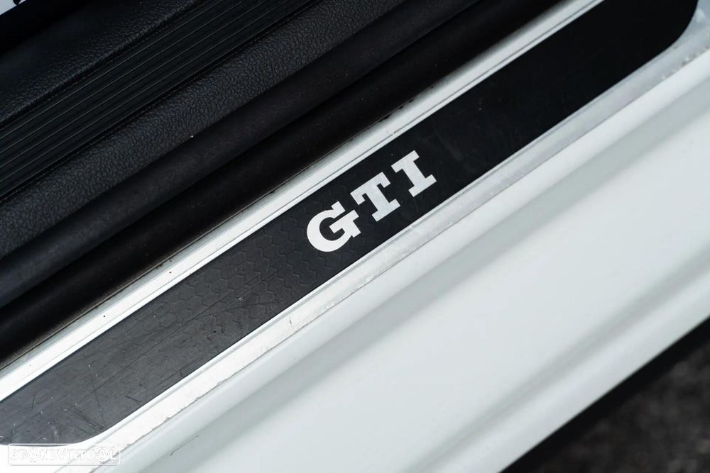 VW Polo 2.0 TSI DSG GTI - 47