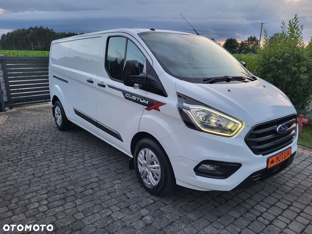 Ford Custom 320 - 24