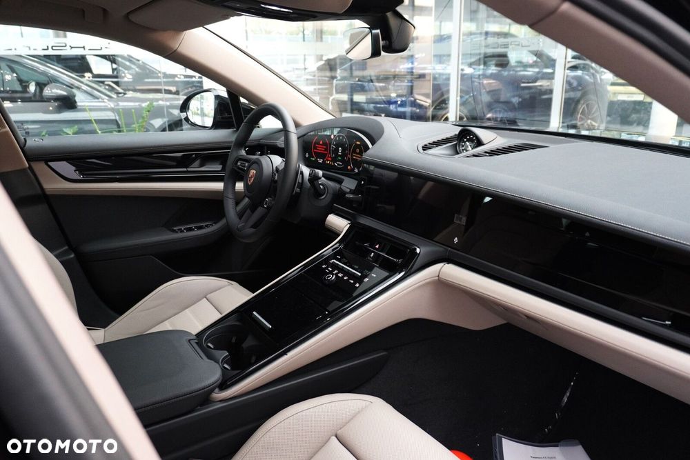 Porsche Panamera - 8