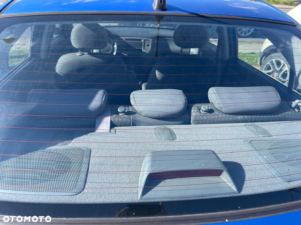 Kia Rio 1.4 Family - 15