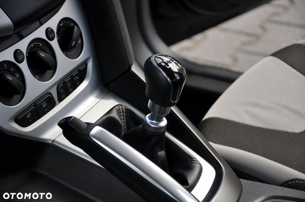 Ford Focus 1.6 EcoBoost Titanium - 36