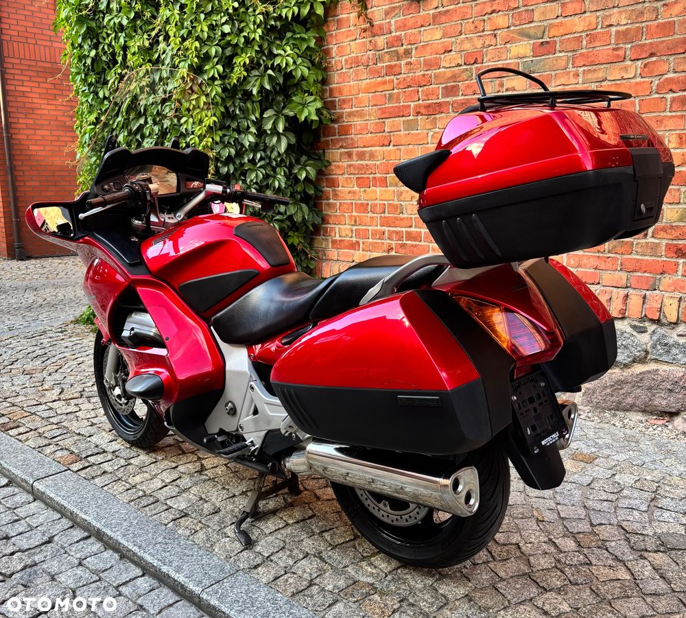 Honda ST - 9