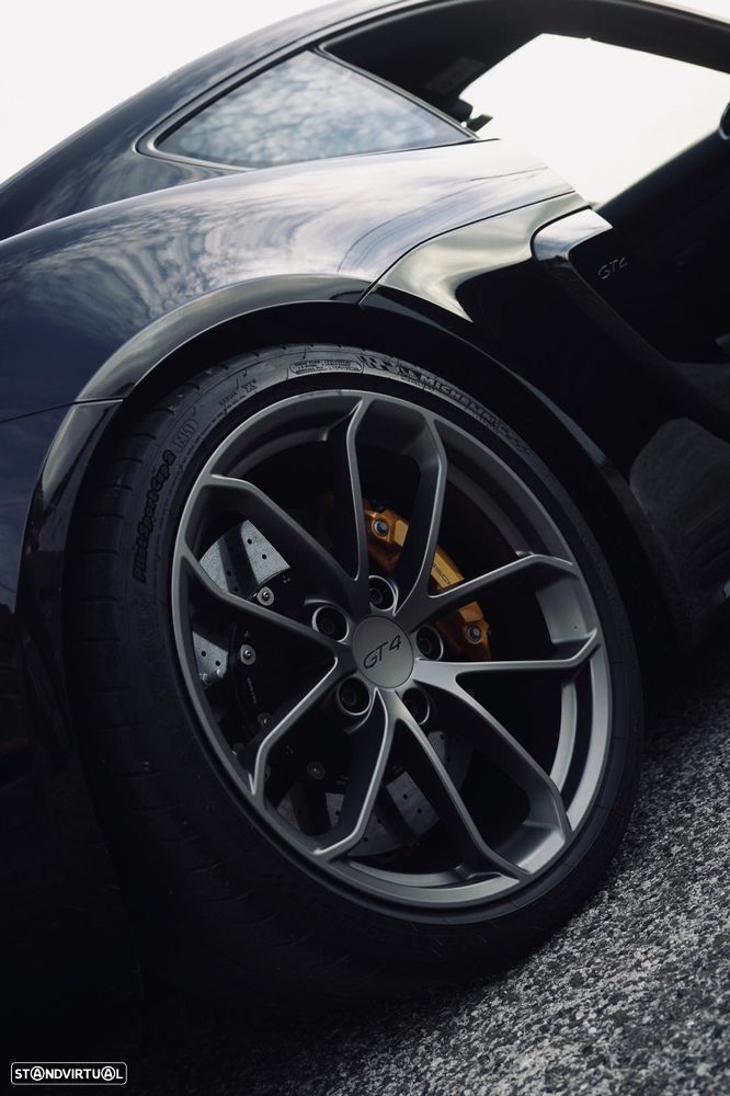 Porsche 718 Cayman GT4 PDK - 17