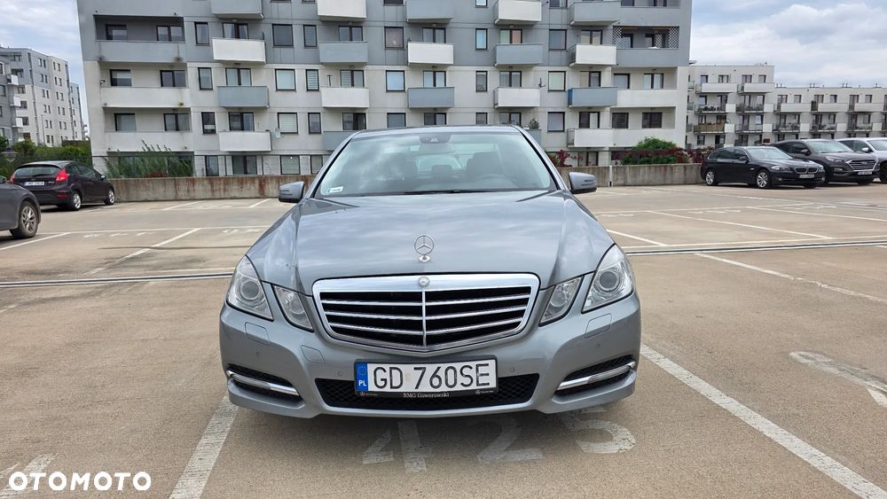 Mercedes-Benz Klasa E 200 CGI BlueEFFICIENCY 7G-TRONIC Avantgarde - 2