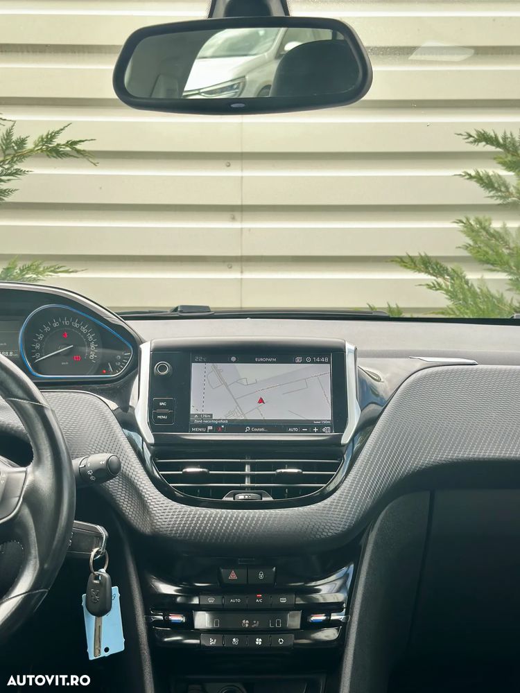 Peugeot 2008 - 13