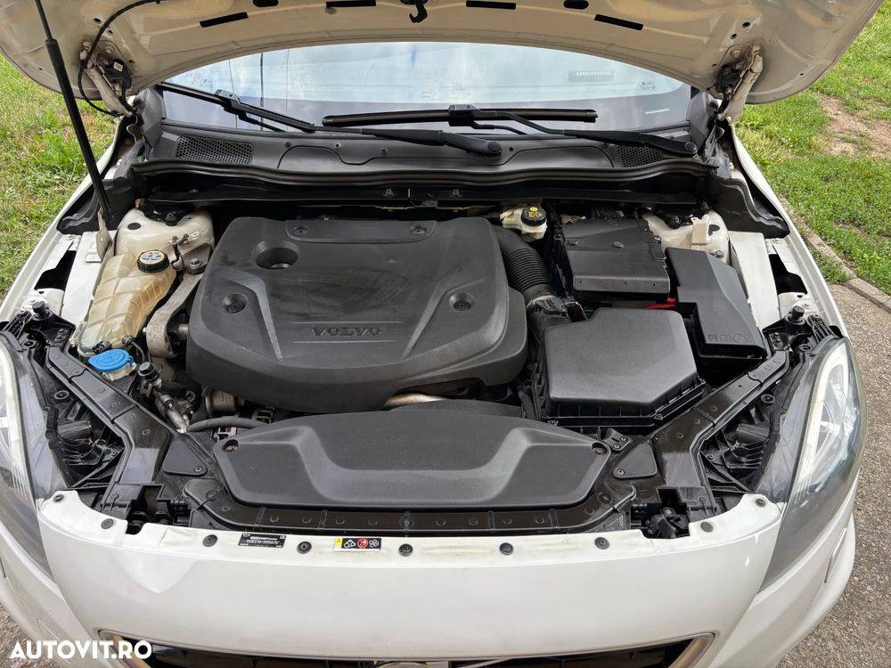 Volvo V40 D4 VEA R-Design - 17