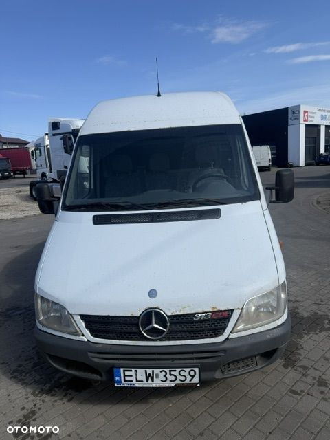 Mercedes-Benz Sprinter - 5