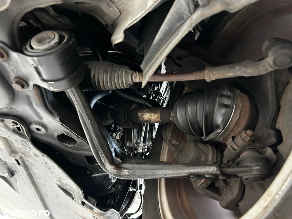Ford Kuga - 21