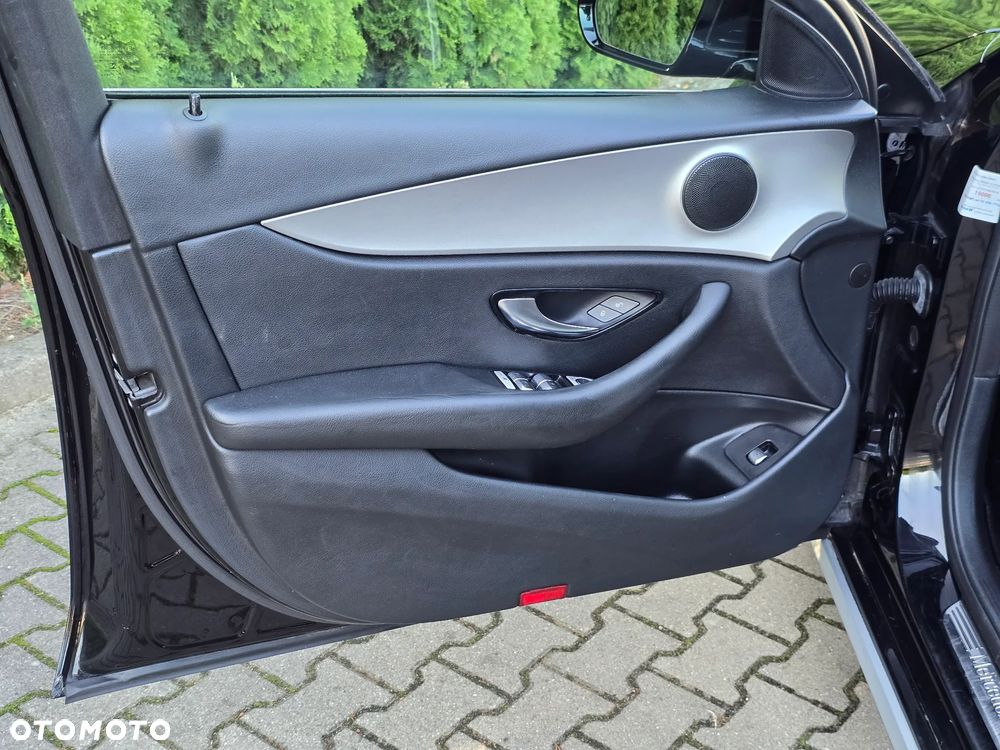 Mercedes-Benz Klasa E 200 9G-TRONIC - 25