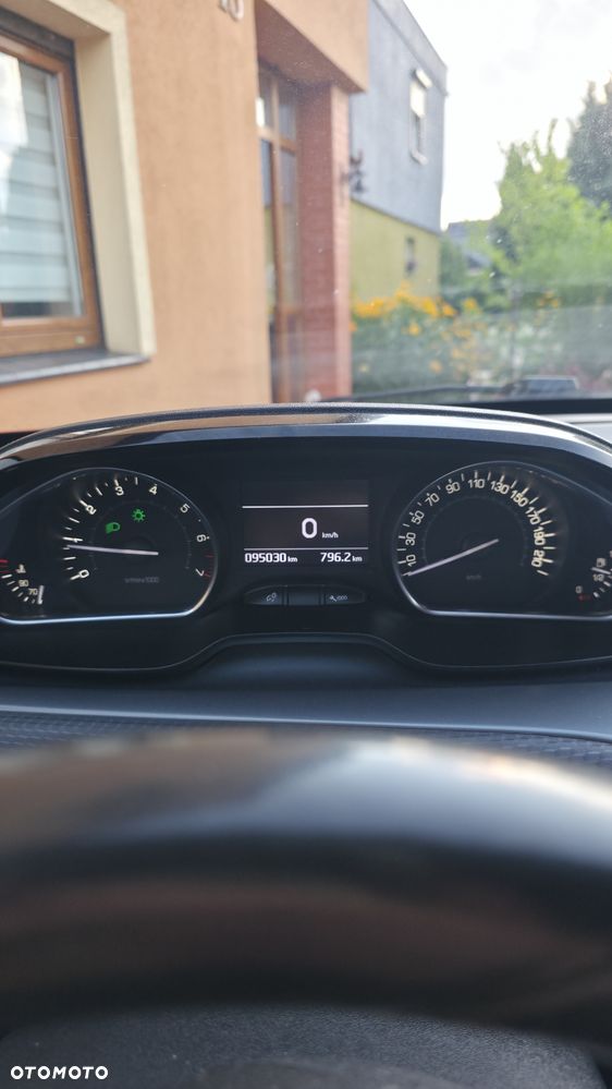 Peugeot 208 1.2 PureTech Allure S&S - 10
