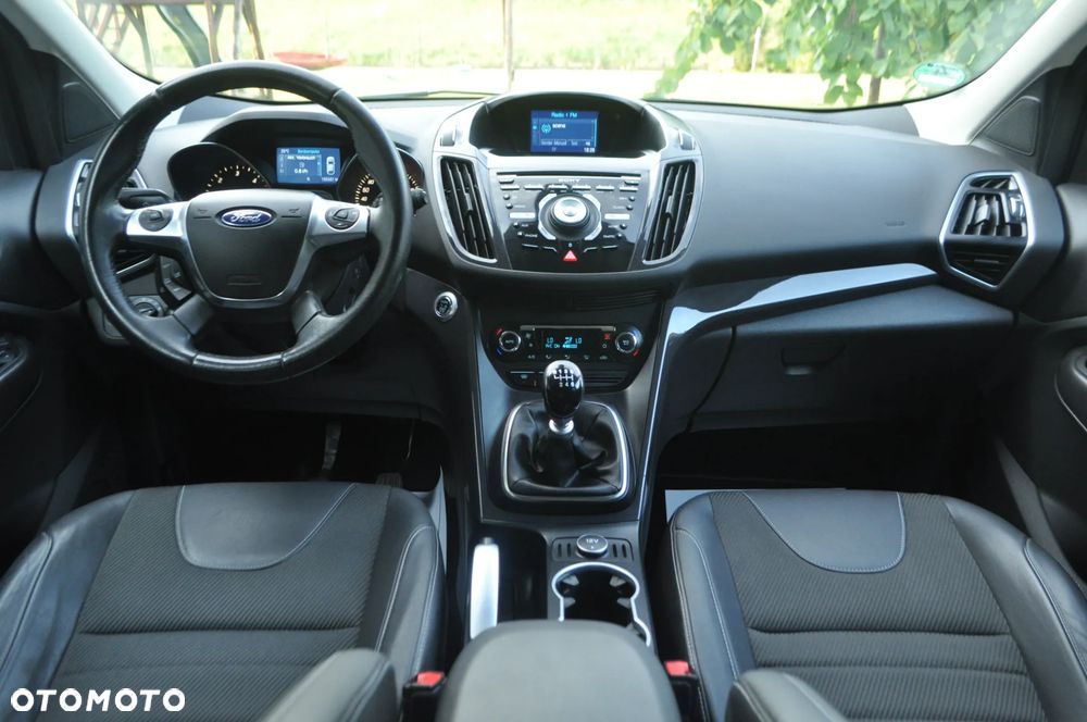 Ford Kuga 2.0 TDCi 2x4 Titanium - 29