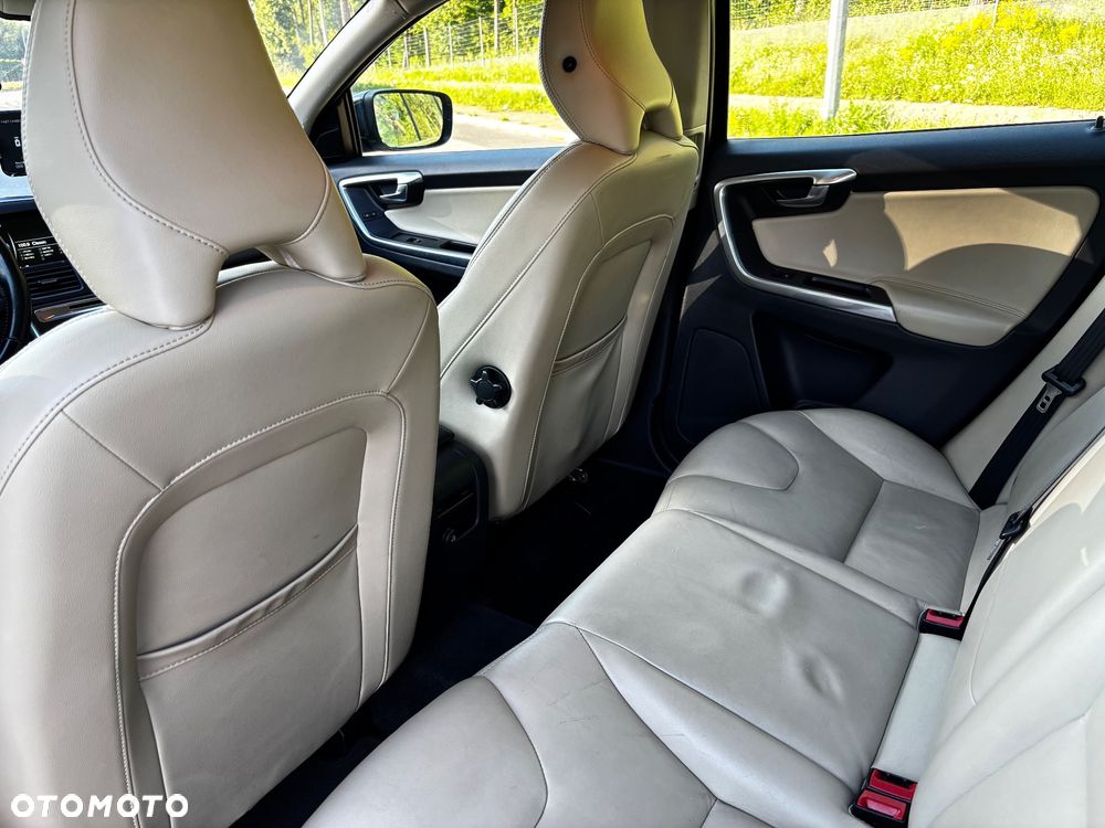 Volvo XC 60 D4 AWD Summum - 14